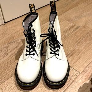 Dr Martens - size 9 Ladies